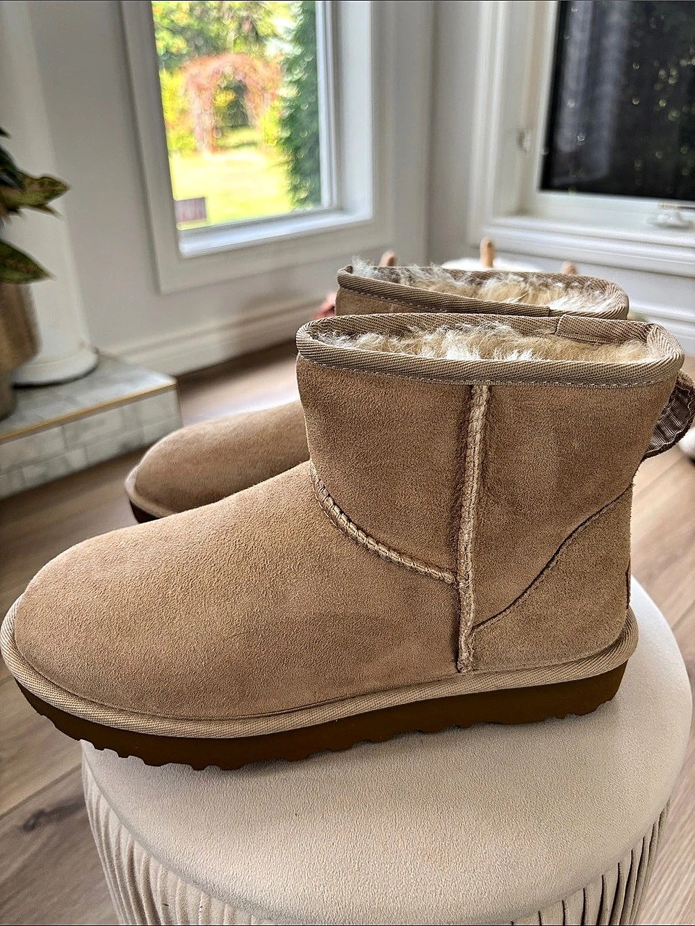 UGG Classic Mini Women's Boots Brown US 7 Like New